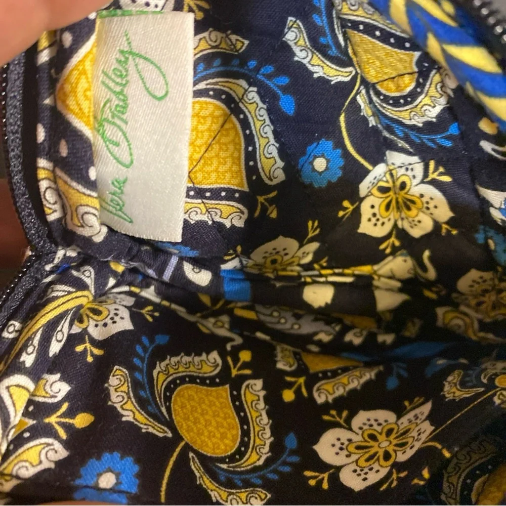 Vera Bradley‎ Retired Ellie Blue Paisley Elephant Tech Wallet Wristlet